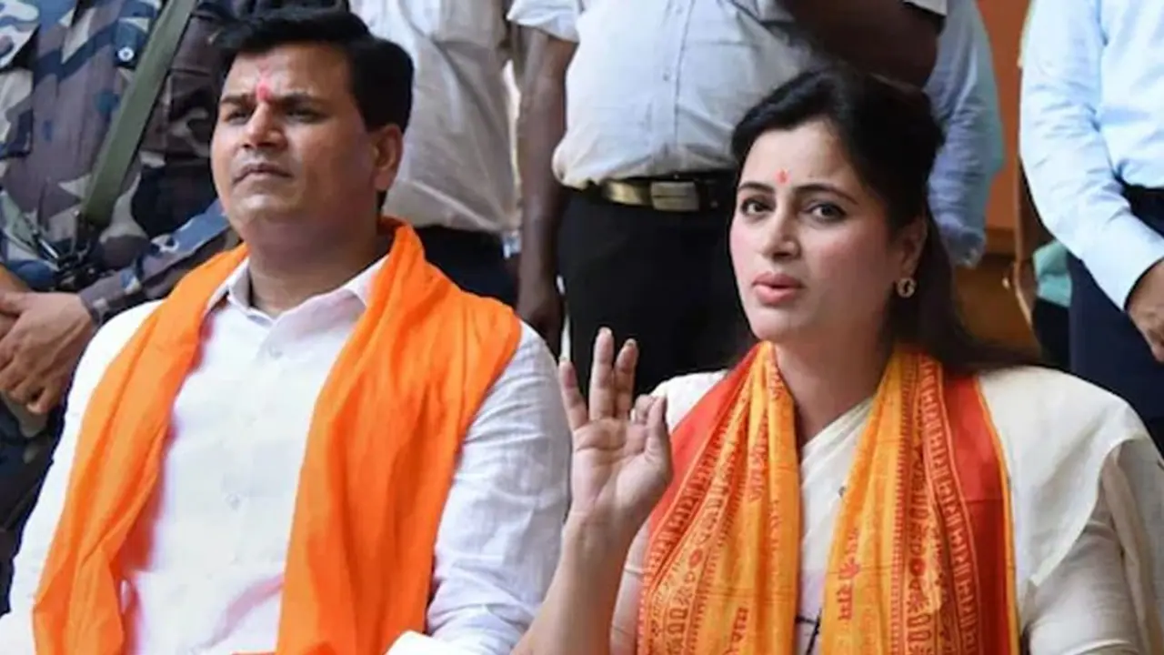 Hanuman Chalisa row: MLA Ravi Rana, MP Navneet Kaur Rana get bail