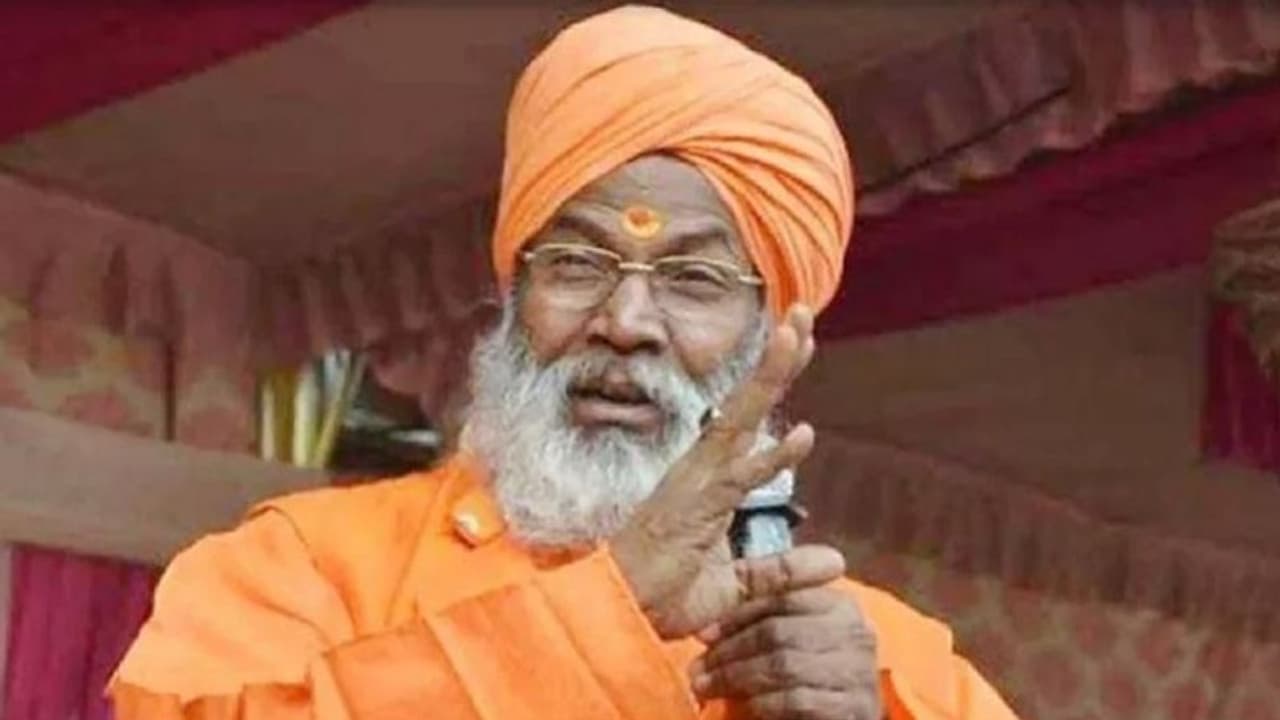 BJP सांसद साक्षी महाराज ने फेसबुक में दिए सुरक्षा के उपाय, बोले पुलिस बचाने नहीं आएगी, घर में रखें तीर कमान BJP सांसद साक्षी महाराज ने फेसबुक में दिए सुरक्षा के उपाय, बोले पुलिस बचाने नहीं आएगी, घर में रखें तीर कमान