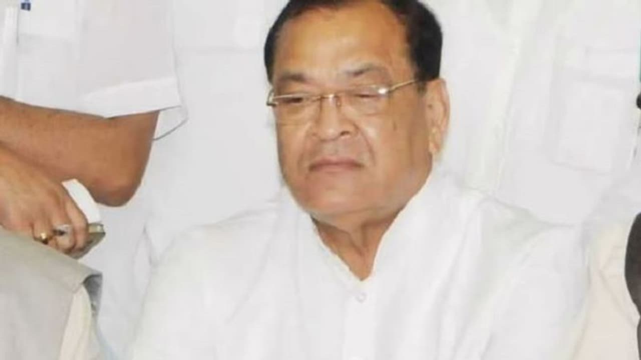 धन सिंह रावत के पोस्ट पर नेता प्रतिपक्ष यशपाल आर्य ने उठाए सवाल, कहा संविधान की धज्जियां नहीं उड़ा सकते धन सिंह रावत के पोस्ट पर नेता प्रतिपक्ष यशपाल आर्य ने उठाए सवाल, कहा संविधान की धज्जियां नहीं उड़ा सकते