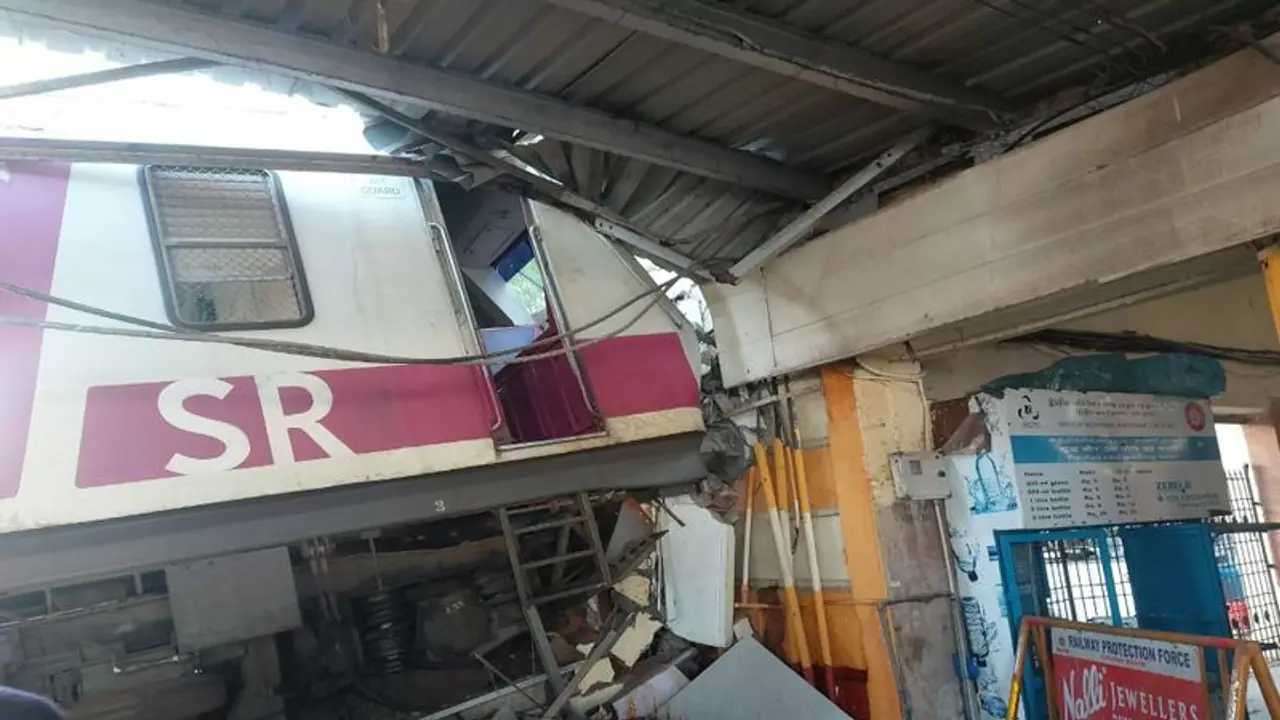 சென்னை பீச் ஸ்டேஷன் ரயில் விபத்து.. காரணம் இதுதான்.. விசாரணையில் வெளியான பகீர் தகவல்..! சென்னை பீச் ஸ்டேஷன் ரயில் விபத்து.. காரணம் இதுதான்.. விசாரணையில் வெளியான பகீர் தகவல்..!