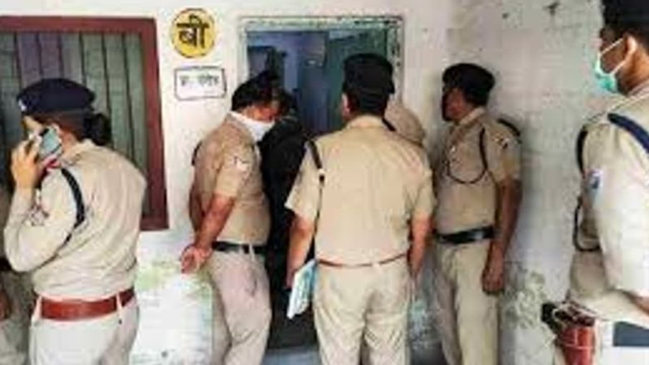रांची में अमेरिकी नागरिक का शव फंदे से लटका मिला, मरने से पहले लिखा सुसाइड नोट, पुलिस में मचा हड़कंप