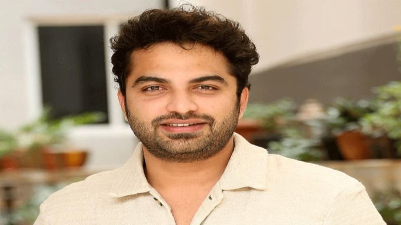 సారీ.... ఈవెంట్ కాన్సిల్, ఫ్యాన్స్ ను నిరాశపరిచిన మాస్ కా దాస్ విశ్వక్ సేన్ సారీ.... ఈవెంట్ కాన్సిల్, ఫ్యాన్స్ ను నిరాశపరిచిన మాస్ కా దాస్ విశ్వక్ సేన్