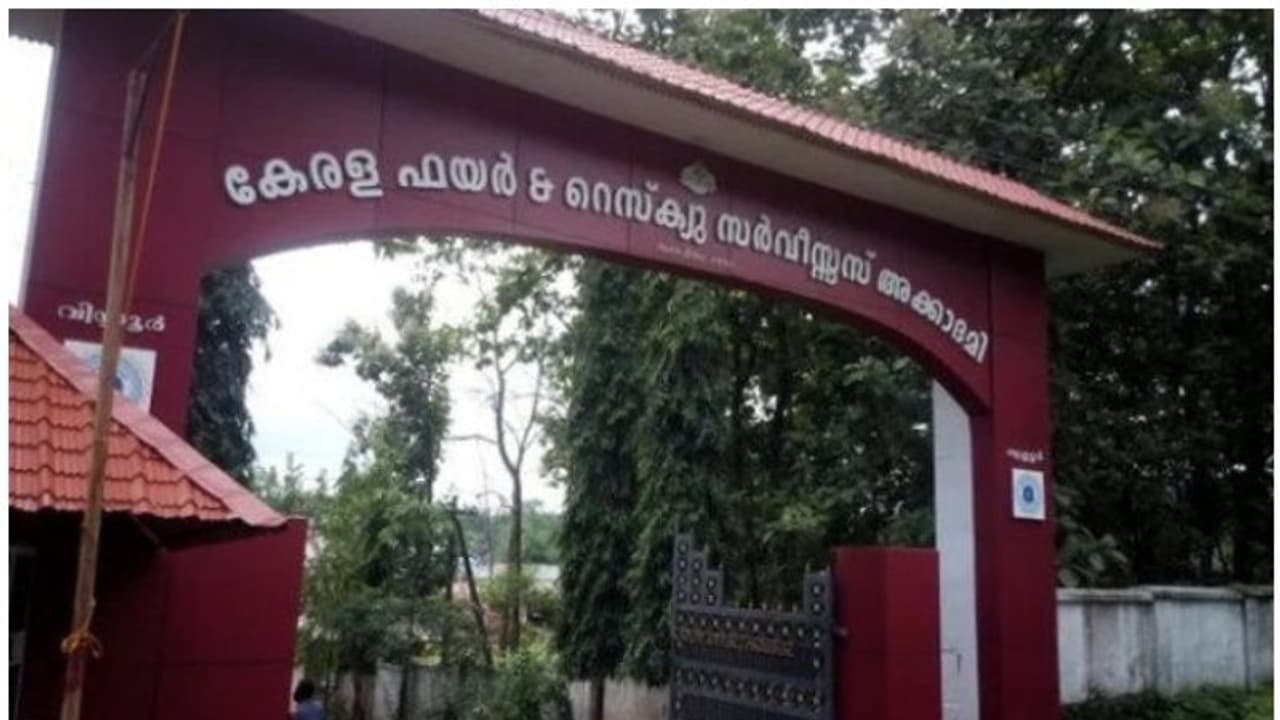 Vocational Courses : ഇനി ഫയർഫോഴ്സ് പഠിപ്പിക്കും തൊഴിലധിഷ്ഠിത കോഴ്സുകൾ; വിശദ വിവരങ്ങൾ വെബ്സൈറ്റിൽ Vocational Courses : ഇനി ഫയർഫോഴ്സ് പഠിപ്പിക്കും തൊഴിലധിഷ്ഠിത കോഴ്സുകൾ; വിശദ വിവരങ്ങൾ വെബ്സൈറ്റിൽ