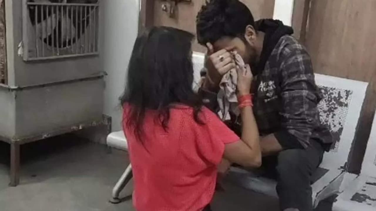 राजस्थान में आशिक का आवारापन: फोन पर लड़की से बोला तुम मुझे बहुत पसंद हो..भाग चलो ऐश करेंगे, फिर जो हुआ वो गजब राजस्थान में आशिक का आवारापन: फोन पर लड़की से बोला तुम मुझे बहुत पसंद हो..भाग चलो ऐश करेंगे, फिर जो हुआ वो गजब