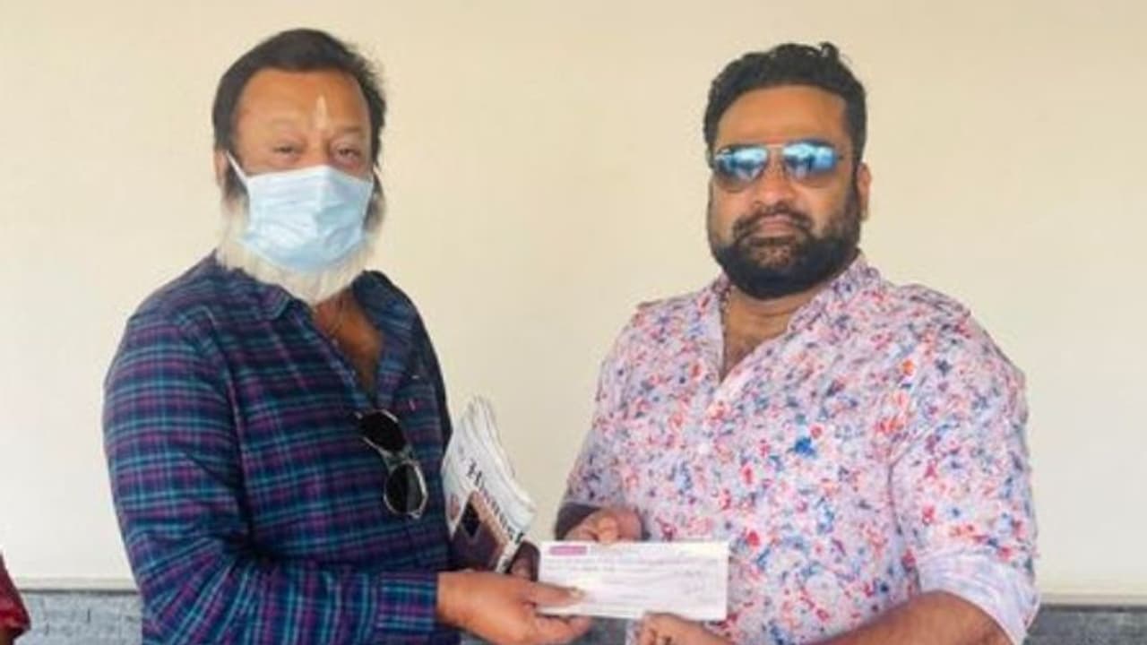 'കണ്ട ഭാവം പോലും പ്രകടിപ്പിക്കാത്തവർക്കിടയിൽ സുരേഷേട്ടൻ അത്ഭുതം'; സുരേഷ് ഗോപിയെ കുറിച്ച് ടിനി 'കണ്ട ഭാവം പോലും പ്രകടിപ്പിക്കാത്തവർക്കിടയിൽ സുരേഷേട്ടൻ അത്ഭുതം'; സുരേഷ് ഗോപിയെ കുറിച്ച് ടിനി