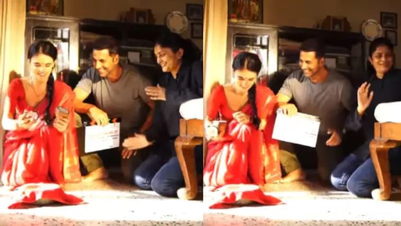 Akshay Kumar Upcoming film : హీరో సూర్య మూవీ హిందీ రీమేక్ షురూ.. ప్రారంభించిన అక్షయ్ కుమార్, రాధిక మదన్ Akshay Kumar Upcoming film : హీరో సూర్య మూవీ హిందీ రీమేక్ షురూ.. ప్రారంభించిన అక్షయ్ కుమార్, రాధిక మదన్