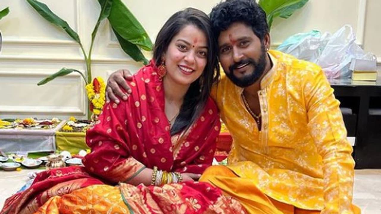 भोजपुरी फिल्मों की लूलिया इस हीरोइन के Ex पति संग कर रही शादी, बताया वेडिंग प्लान, इस दिन लेंगी फेरे भोजपुरी फिल्मों की लूलिया इस हीरोइन के Ex पति संग कर रही शादी, बताया वेडिंग प्लान, इस दिन लेंगी फेरे