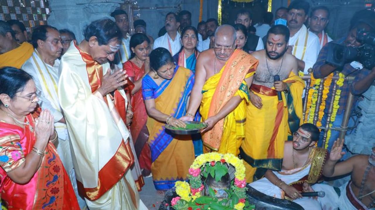 నేడు యాదాద్రికి కేసీఆర్:1.16 కిలోల బంగారం విరాళంగా ఇవ్వనున్న సీఎం