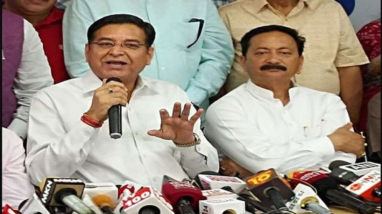 बीजेपी में शामिल होने की अटकलों के बीच पूर्व नेता प्रतिपक्ष प्रीतम सिंह आए सामने, इस बात पर जाहिर की नाराजगी बीजेपी में शामिल होने की अटकलों के बीच पूर्व नेता प्रतिपक्ष प्रीतम सिंह आए सामने, इस बात पर जाहिर की नाराजगी