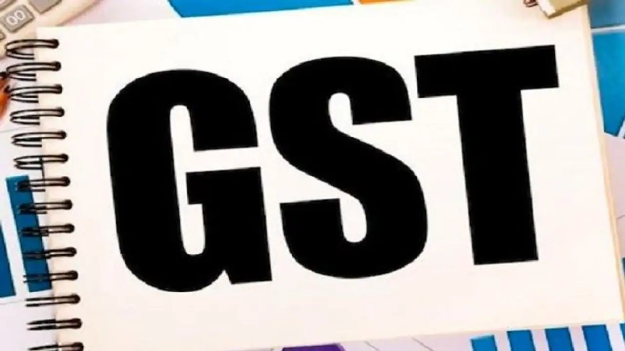 143 వస్తువులపై జిఎస్టి పెంపు.. హ్యాండ్బ్యాగ్లు, డియో, చాక్లెట్ ధరలు వచ్చే నెలలో పెరుగనున్నాయ..? 143 వస్తువులపై జిఎస్టి పెంపు.. హ్యాండ్బ్యాగ్లు, డియో, చాక్లెట్ ధరలు వచ్చే నెలలో పెరుగనున్నాయ..?