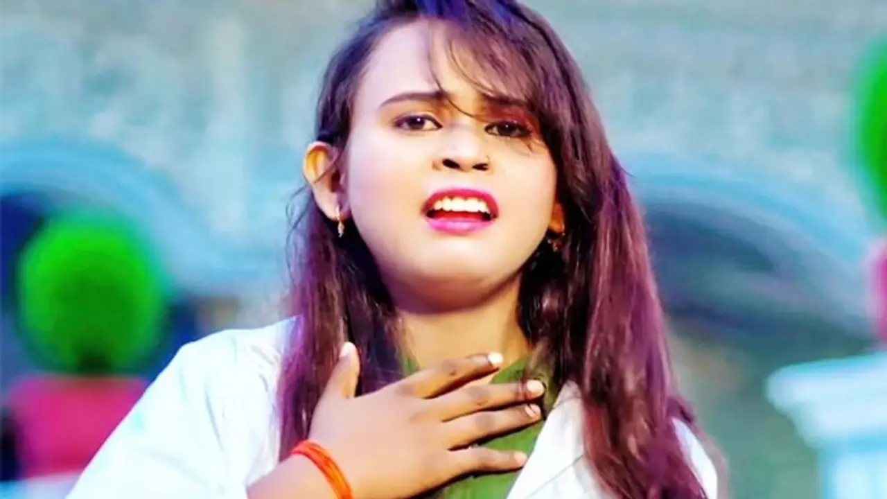 MMS कांड के बाद अब शिल्पी राज का एक और गाना हुआ वायरल, पियाजी के मोछिया जान मारेला को मिले इतने व्यूज MMS कांड के बाद अब शिल्पी राज का एक और गाना हुआ वायरल, पियाजी के मोछिया जान मारेला को मिले इतने व्यूज