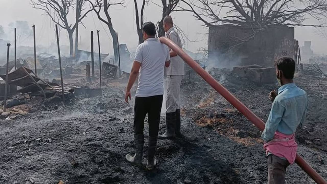 12 घंटे से सुलग रहा गुरुग्राम का मानेसर, तीन से पांच किलोमीटर तक फैली आग, एक चिंगारी ने सबकुछ तबाह कर दिया 