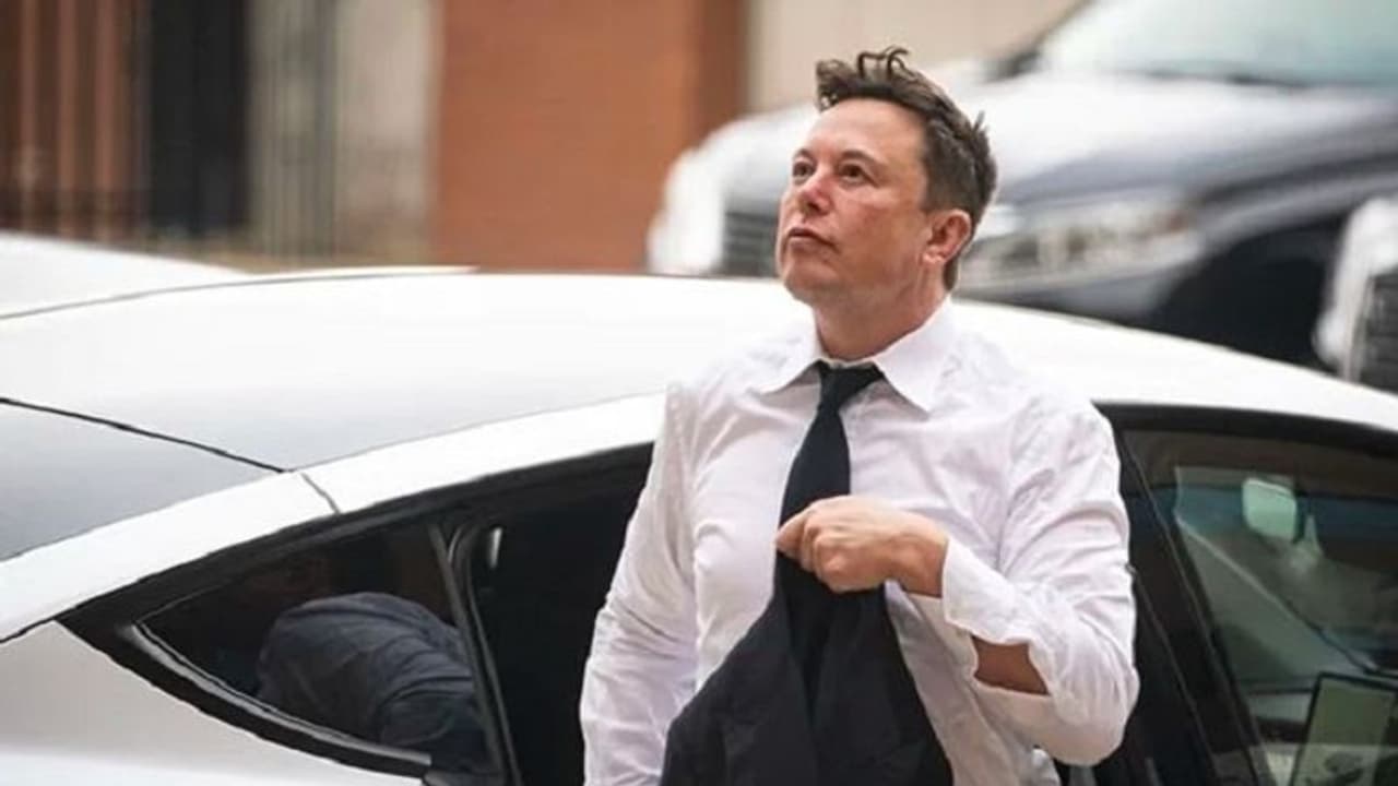 ట్విట్టర్ కొత్త బాస్ ఎలోన్ మస్క్కి మీమ్స్ తో స్వాగతం పలుకుతున్న యూజర్లు.. ఇంటర్నెట్ వైరల్.. ట్విట్టర్ కొత్త బాస్ ఎలోన్ మస్క్కి మీమ్స్ తో స్వాగతం పలుకుతున్న యూజర్లు.. ఇంటర్నెట్ వైరల్..