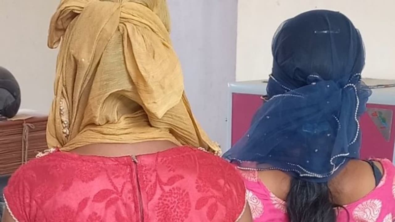 बिहार में गुंडों की दबंगई: दो बहनों के मुह में बंदूक रख किया रेप, बोले पुलिस भी हमारा कुछ नहीं बिगाड़ सकती