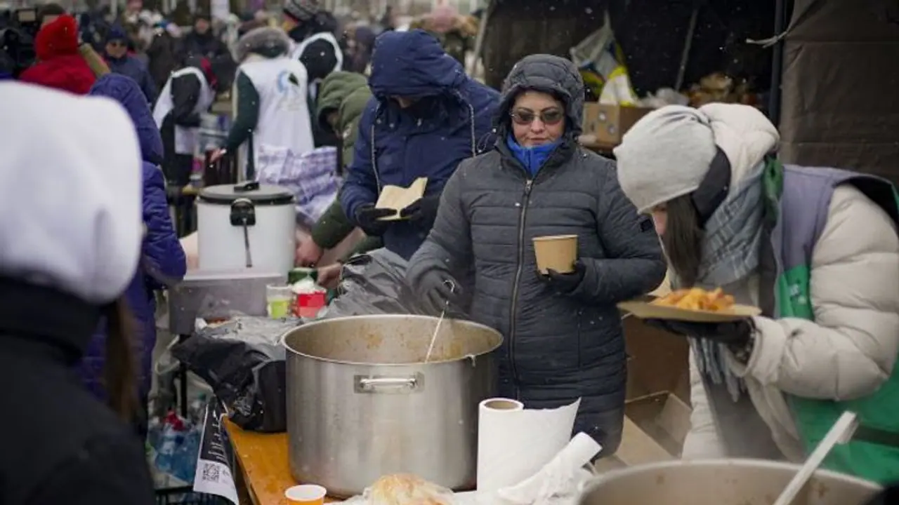 अभी तो महंगाई शुरू हुई है! रूस यूक्रेन युद्ध जल्द नहीं रूका तो पूरी दुनिया को करना पड़ सकता है अकाल का सामना अभी तो महंगाई शुरू हुई है! रूस यूक्रेन युद्ध जल्द नहीं रूका तो पूरी दुनिया को करना पड़ सकता है अकाल का सामना