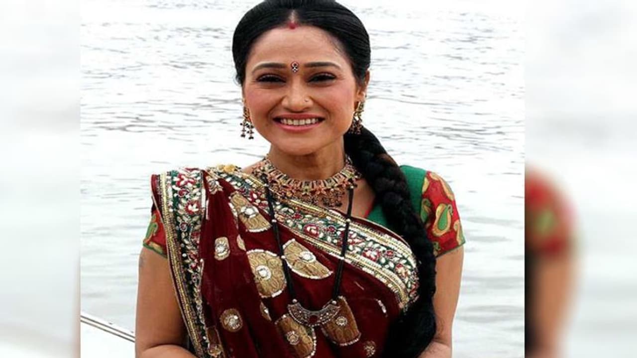 'दयाबेन' ने जब ब्रालेट मिनी स्कर्ट पहन दिखाया ग्लैमरस डांस, Video से नहीं हटेंगी निगाहें 'दयाबेन' ने जब ब्रालेट मिनी स्कर्ट पहन दिखाया ग्लैमरस डांस, Video से नहीं हटेंगी निगाहें