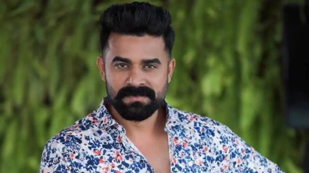 'നടി നടന്മാരുടെ ഉയർന്ന പ്രതിഫലം നിർമാതാവിന് വലിയ തലവേദന'; വിശദീകരിച്ച് വിജയ് ബോബു 'നടി നടന്മാരുടെ ഉയർന്ന പ്രതിഫലം നിർമാതാവിന് വലിയ തലവേദന'; വിശദീകരിച്ച് വിജയ് ബോബു