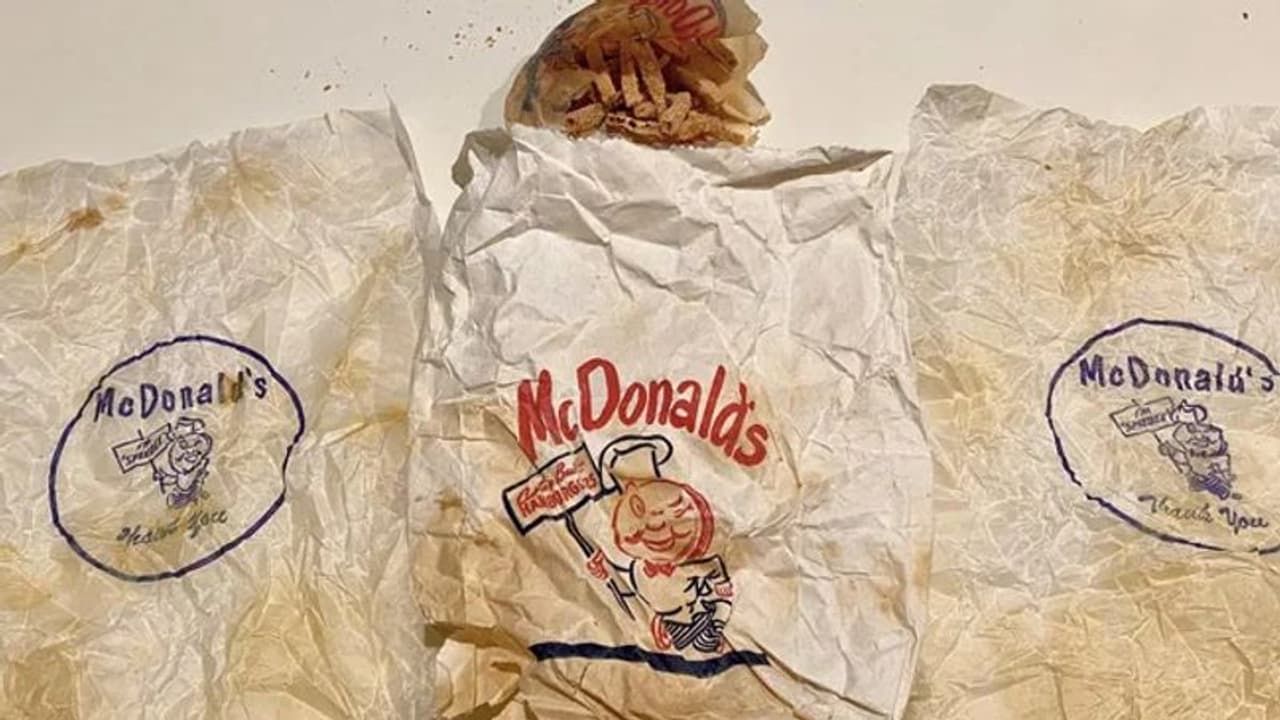 பாத்ரூம்மில் 60 வருடங்களாக கிடந்த மெக்டொனால்ஸ் பிரெஞ்ச் பிரைஸ்.. அப்பறம் என்ன ஆச்சு..?