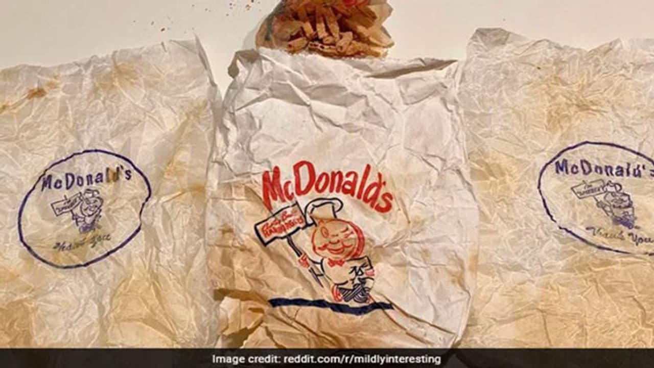60 साल पुरानी दीवार तोड़ी तो मिला McDonald's का french fries, हालत देखकर हो जाएंगे दंग 60 साल पुरानी दीवार तोड़ी तो मिला McDonald's का french fries, हालत देखकर हो जाएंगे दंग