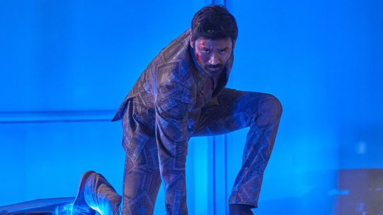 The Gray Man : క్రేజీ లుక్ లో ధనుష్.. అదరగొడుతున్న 'గ్రేమ్యాన్' ఫస్ట్ లుక్ పోస్టర్ ! The Gray Man : క్రేజీ లుక్ లో ధనుష్.. అదరగొడుతున్న 'గ్రేమ్యాన్' ఫస్ట్ లుక్ పోస్టర్ !