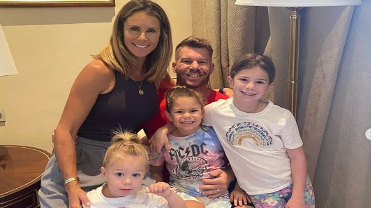 IPL 2022 के बीच ही अपनी बीवी और बच्चियों से अलग हुआ यह खिलाड़ी, इस वजह से वापस भेजना पड़ा घर