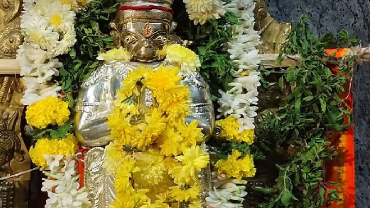 ಇದೇನಾ ಸಮಾನತೆ?: ದಲಿತರ ಬೀದಿಗೆ ದೇವರನ್ನ ಕಳುಹಿಸಲು ಹಿಂದೇಟು!