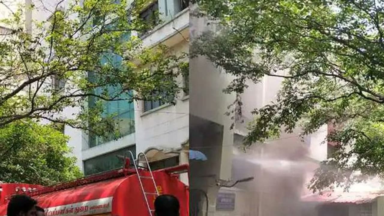 Fire accident in GH Hospital: சென்னை ராஜீவ்காந்தி அரசு மருத்துவமனையில் தீ விபத்து.. அலறிய நோயாளிகள்..! Fire accident in GH Hospital: சென்னை ராஜீவ்காந்தி அரசு மருத்துவமனையில் தீ விபத்து.. அலறிய நோயாளிகள்..!
