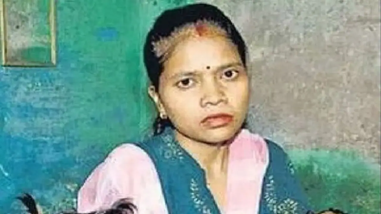 बिना पिता और भाई की इस महिला पर पति करता है जुल्म, घर से निकालकर कहा ये बेटियां पैदा करती है, वो भी अंधी बिना पिता और भाई की इस महिला पर पति करता है जुल्म, घर से निकालकर कहा ये बेटियां पैदा करती है, वो भी अंधी