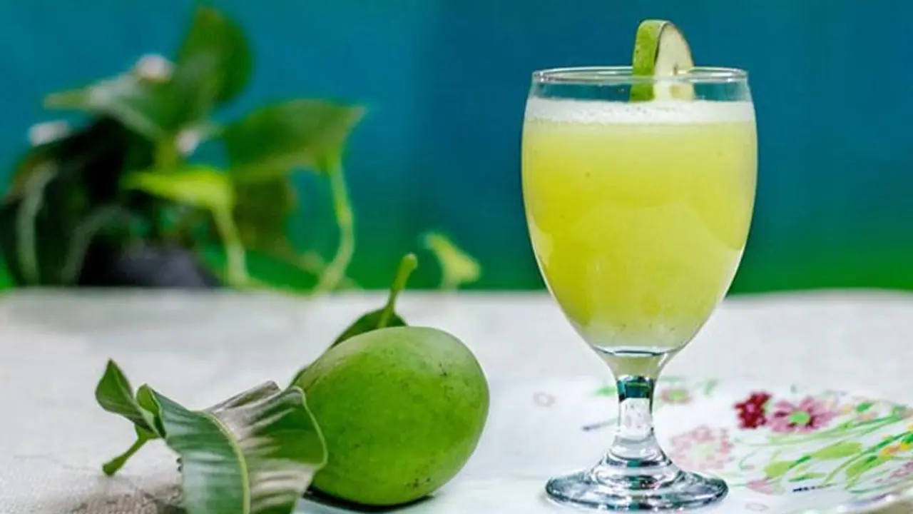 চিনি ছাড়াই বাড়িতে তৈরি করুন আমপোড়ার শরবত, চাইলে ৩ ৪ দিন রেখে দিতে পারেন ফ্রিজে 