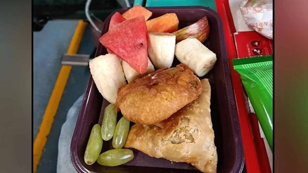 Viral: Man onboard Shatabdi Express receives unexpected iftar meal