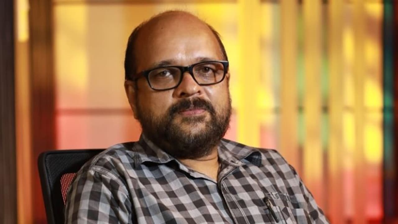 ഏഷ്യാനെറ്റ് ന്യൂസിന് പുരസ്കാരം: ആർ ശങ്കരനാരായണൻ തമ്പി സ്മാരക അവാർഡ് സി അനൂപിന് ഏഷ്യാനെറ്റ് ന്യൂസിന് പുരസ്കാരം: ആർ ശങ്കരനാരായണൻ തമ്പി സ്മാരക അവാർഡ് സി അനൂപിന്