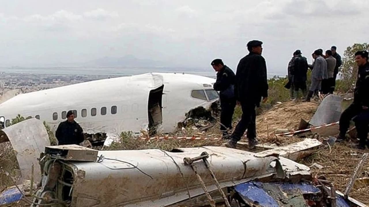  ಕಾಕ್ ಪಿಟ್ ನಲ್ಲಿ ಪೈಲಟ್ ಸಿಗರೇಟ್ ಹಚ್ಚಿದ್ದರಿಂದ ವಿಮಾನಕ್ಕೆ ಬೆಂಕಿ!