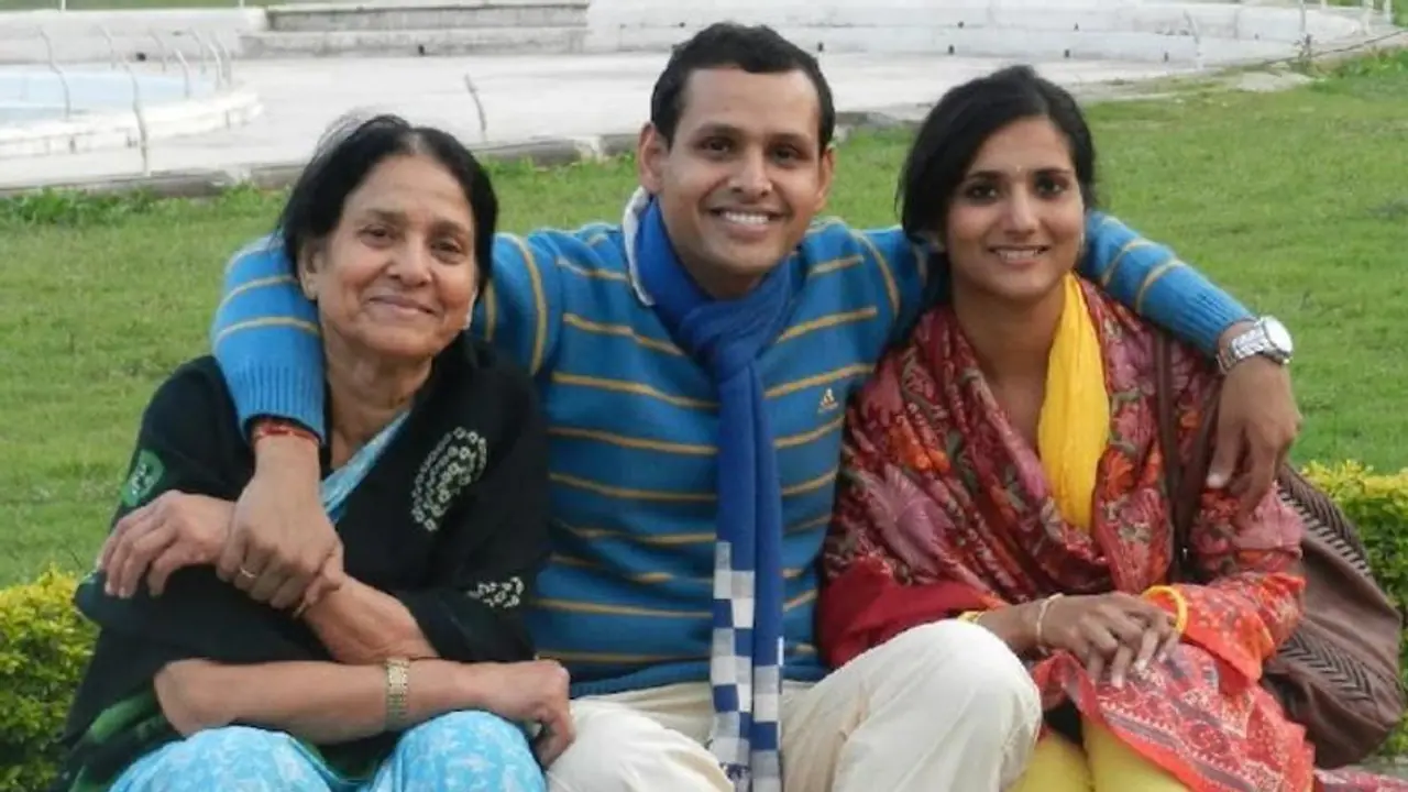 कौन है मध्य प्रदेश का ये IAS अधिकारी, जिस पर अफसर पत्नी ने ही दर्ज कराई FIR, कहा पूरे परिवार को गिरफ्तार करो! कौन है मध्य प्रदेश का ये IAS अधिकारी, जिस पर अफसर पत्नी ने ही दर्ज कराई FIR, कहा पूरे परिवार को गिरफ्तार करो!