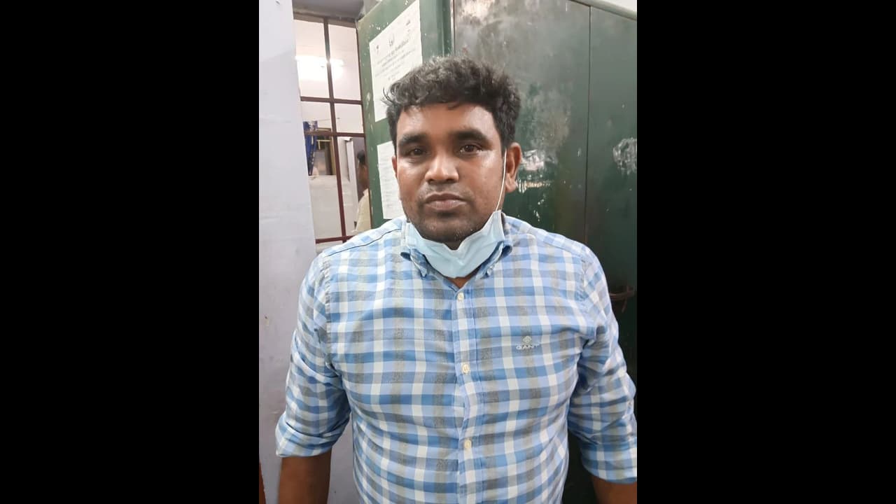 ஒரே அறையில் இருக்கனும்.. மாசம் மூணு நாள் வெளியில வரனும்.. நேர்காணல் வந்த பெண்ணிடம் சில்மிஷம்.. எம்.டி கைது ஒரே அறையில் இருக்கனும்.. மாசம் மூணு நாள் வெளியில வரனும்.. நேர்காணல் வந்த பெண்ணிடம் சில்மிஷம்.. எம்.டி கைது