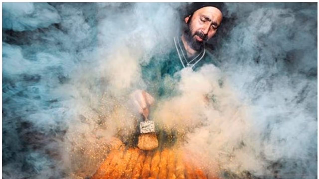 ഈ ചിത്രത്തിനൊരു പ്രത്യേകതയുണ്ട്, കബാബ് വിൽപ്പനക്കാരന്റെ ഫോട്ടോയ്ക്ക് അന്താരാഷ്ട്ര ഫോട്ടോഗ്രാഫി അവാർഡ്