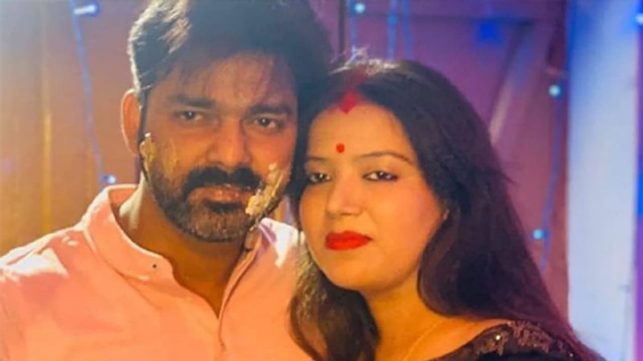 खूब किया प्रताड़ित, 2 बार कराया अबॉर्शन, भोजपुरी एक्टर पवन सिंह की पत्नी ने पति का खोला कच्चा चिट्ठा खूब किया प्रताड़ित, 2 बार कराया अबॉर्शन, भोजपुरी एक्टर पवन सिंह की पत्नी ने पति का खोला कच्चा चिट्ठा