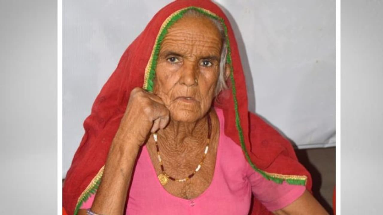 राजस्थान का गजब मामला: कभी रजिस्ट्रार ऑफिस नहीं गई फिर भी बिक गई बुजुर्ग की 4 करोड़ की जमीन, लोन भी हुआ पास