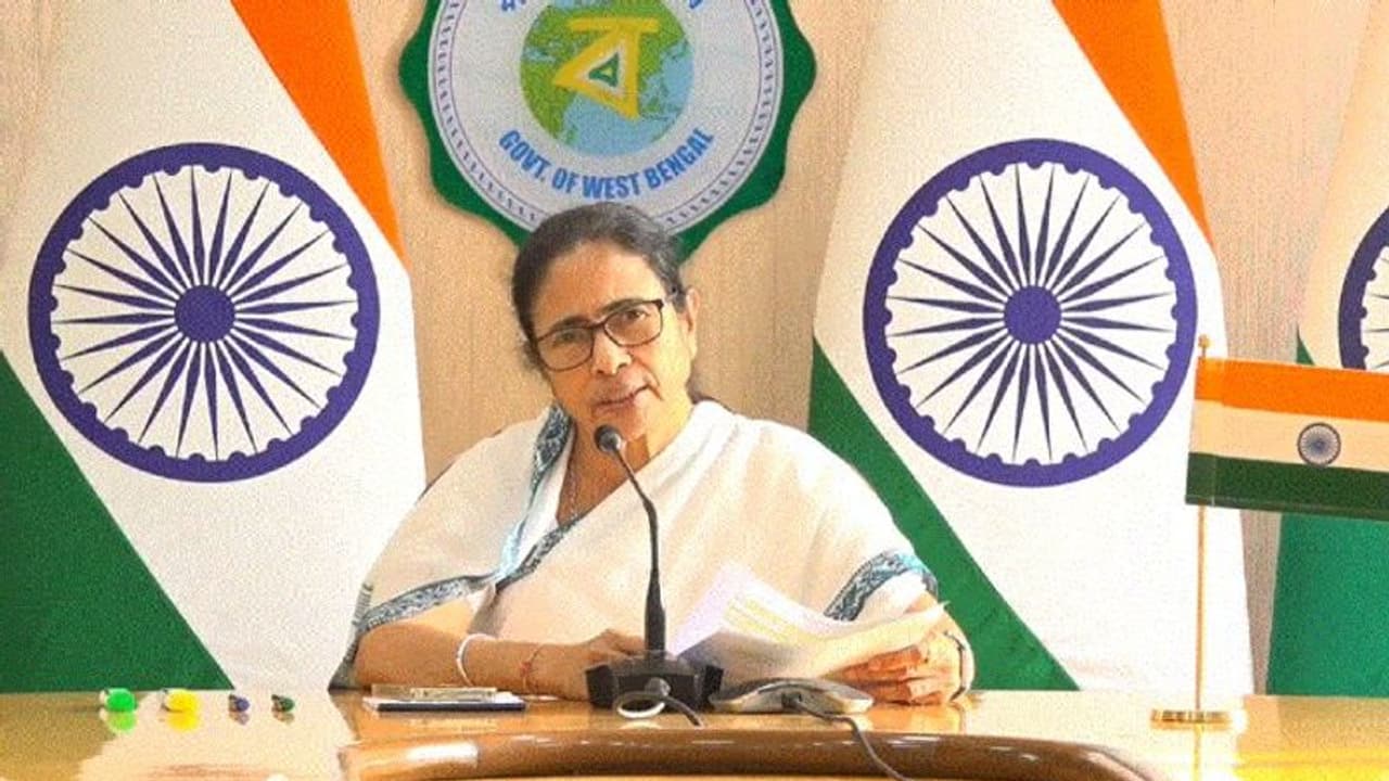 ইউক্রেন ফেরত ৪২২ জন পড়ুয়ার ব্যবস্থা করল রাজ্য সরকার, নবান্ন থেকে বড় বার্তা মুখ্যমন্ত্রীর