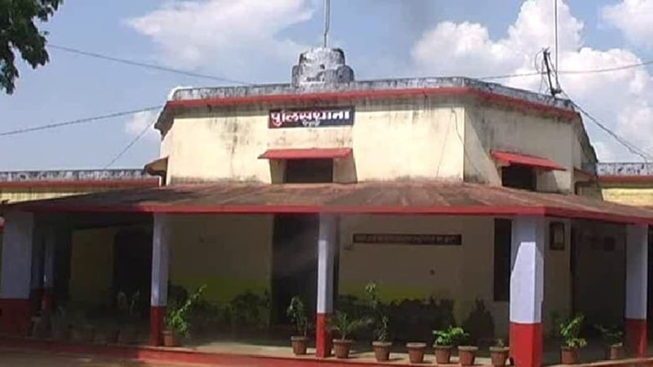 राजस्थान में महिलाएं सुरक्षित नहीं! देवर की आंखों के सामने उसकी भाभी के साथ 6 लोगों ने किया गैंगरेप राजस्थान में महिलाएं सुरक्षित नहीं! देवर की आंखों के सामने उसकी भाभी के साथ 6 लोगों ने किया गैंगरेप