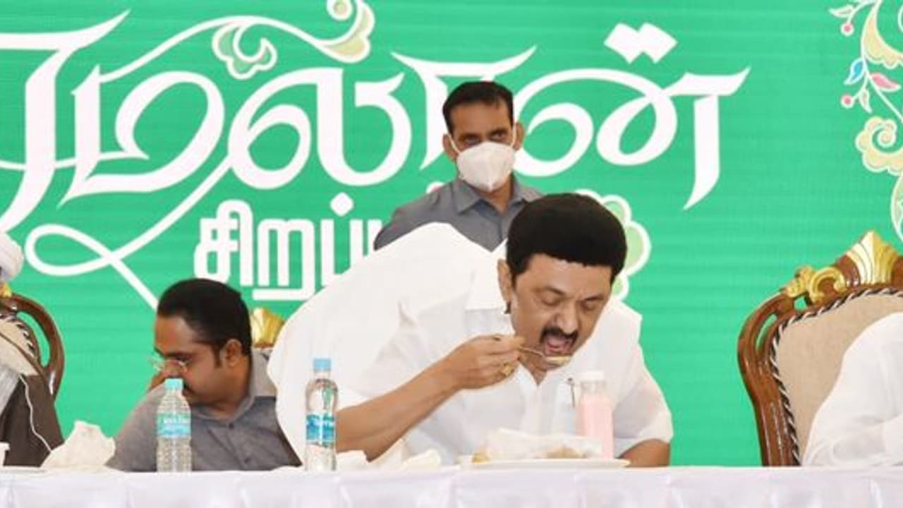 ரம்ஜான் பண்டிகையையொட்டி திங்கட்கிழமையும் விடுமுறையா? தமிழக அரசின் முடிவு என்ன? ரம்ஜான் பண்டிகையையொட்டி திங்கட்கிழமையும் விடுமுறையா? தமிழக அரசின் முடிவு என்ன?