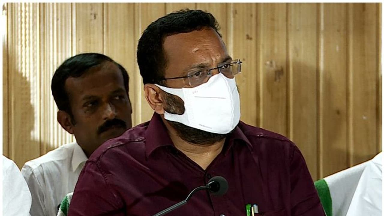 'മലയോരയാത്രകള് നടത്തരുത്', നാളെ വരെ അതീവ ജാഗ്രത തന്നെയെന്ന് മന്ത്രി രാജന് 'മലയോരയാത്രകള് നടത്തരുത്', നാളെ വരെ അതീവ ജാഗ്രത തന്നെയെന്ന് മന്ത്രി രാജന്