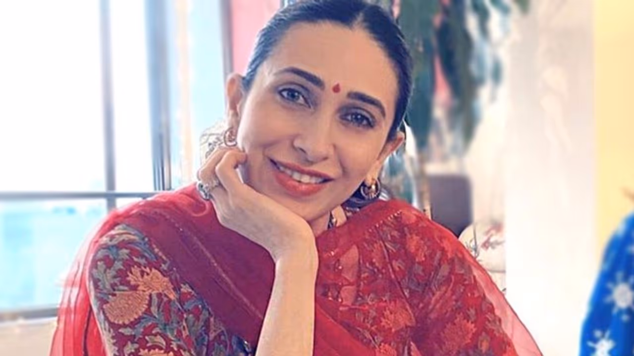 2 बच्चों की मां करिश्मा कपूर क्या दोबारा करने जा रही शादी, जवाब सुनकर आप भी पड़ जाएंगे सोच में 2 बच्चों की मां करिश्मा कपूर क्या दोबारा करने जा रही शादी, जवाब सुनकर आप भी पड़ जाएंगे सोच में