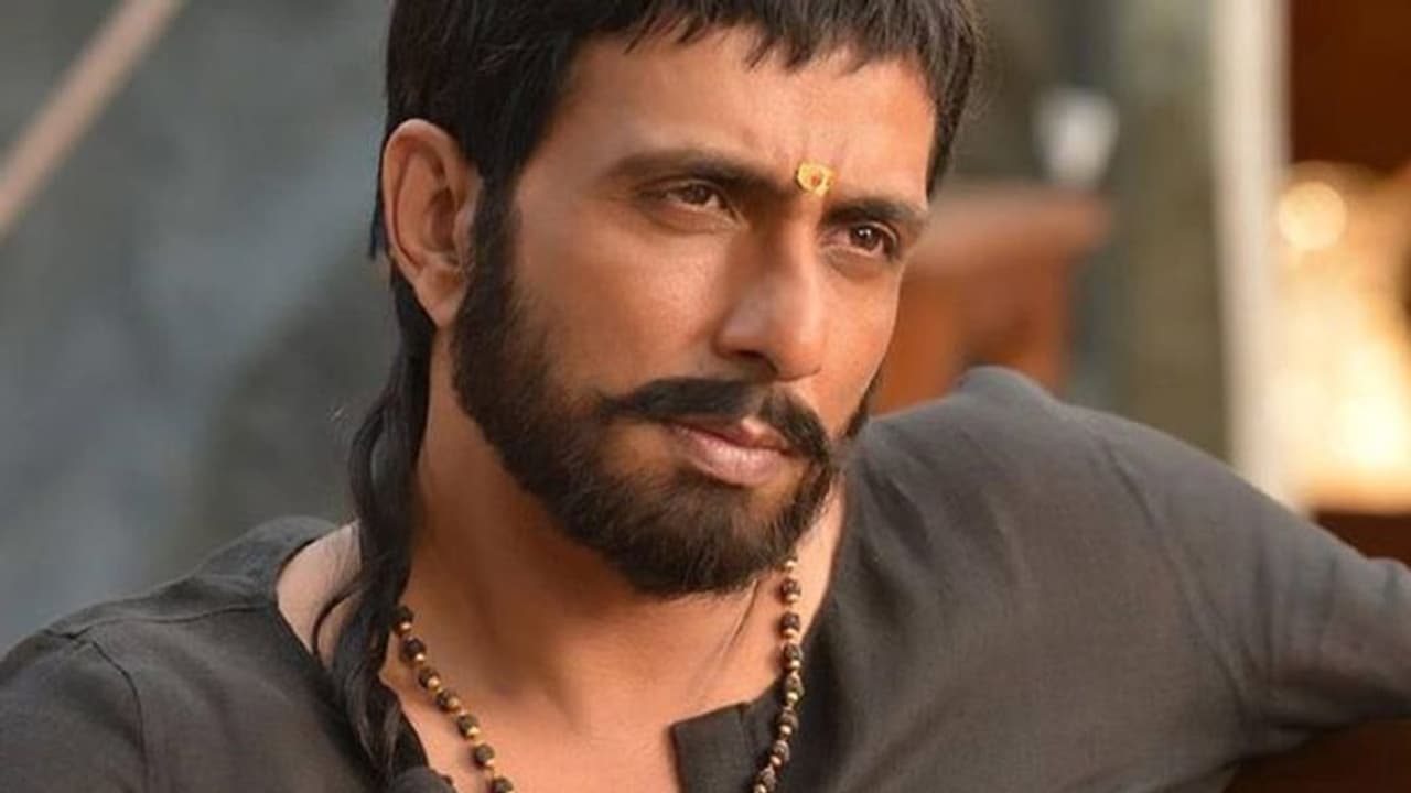 রিয়্যাল লাইফ হিরো সোনু সুদ কে মেরে পাট পাট করে দিলেন চিরঞ্জীবী! এবার কি করবে সোনুর ভক্তরা রিয়্যাল লাইফ হিরো সোনু সুদ কে মেরে পাট পাট করে দিলেন চিরঞ্জীবী! এবার কি করবে সোনুর ভক্তরা