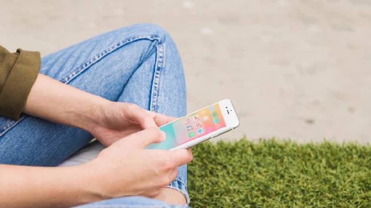 തടവുകാരന് മെസേജയച്ചു, ജയിൽ ഗവർണർക്ക് തടവുശിക്ഷ! തടവുകാരന് മെസേജയച്ചു, ജയിൽ ഗവർണർക്ക് തടവുശിക്ഷ!