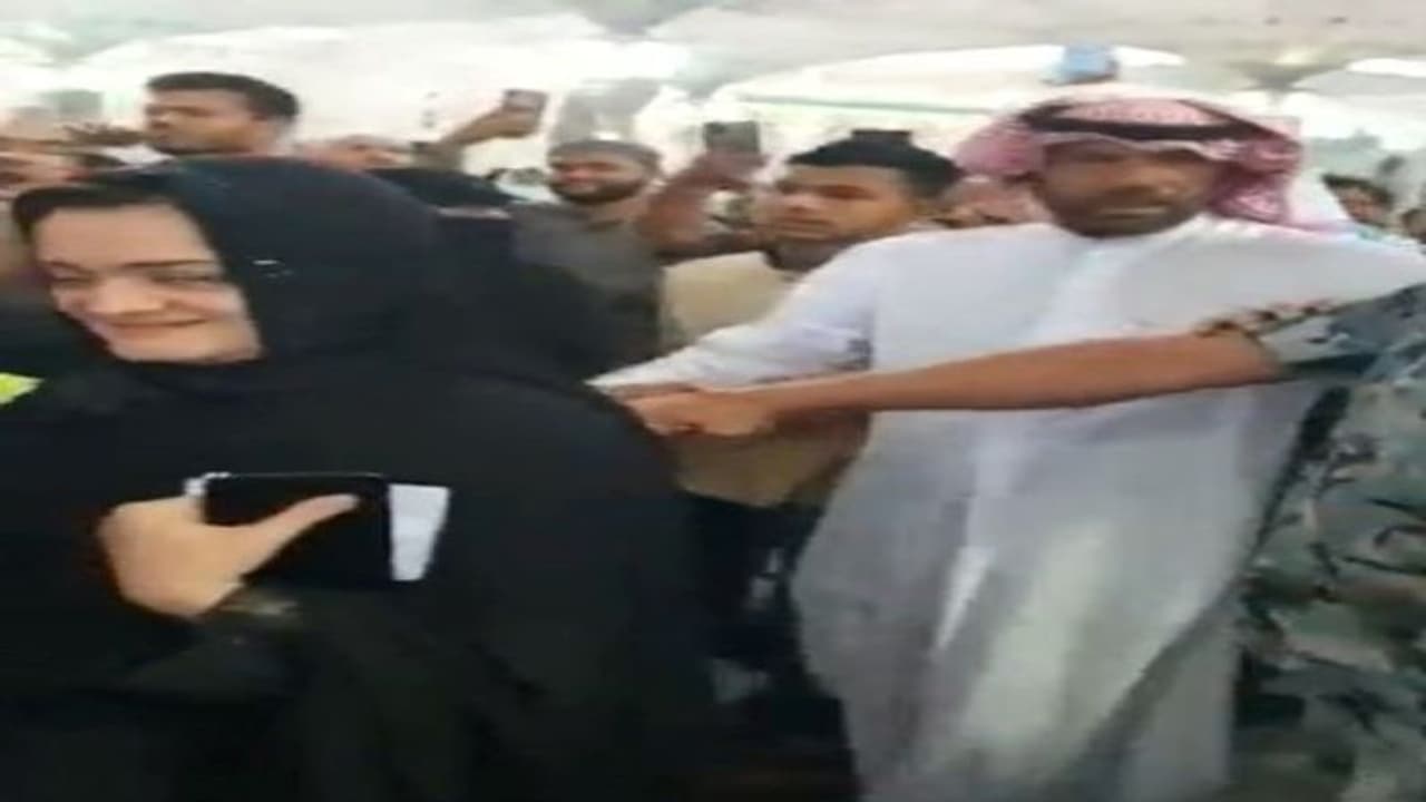 शहबाज शरीफ की पहले भी हुई है बंपर बेइज्जती, सऊदी में लोग बोले 'चोर चोर', पाकिस्तान में कहा गया भिखारी है ये शहबाज शरीफ की पहले भी हुई है बंपर बेइज्जती, सऊदी में लोग बोले 'चोर चोर', पाकिस्तान में कहा गया भिखारी है ये