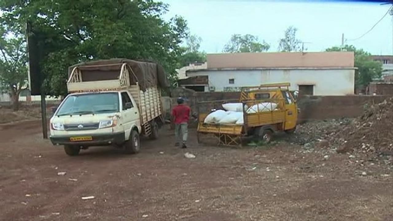 ಬೀದರ್‌ನಲ್ಲಿ ಅನ್ನಭಾಗ್ಯಕ್ಕೆ ಕನ್ನ, ಮಹಾರಾಷ್ಟ್ರ, ಗುಜರಾತ್‌ಗೆ ಸಪ್ಲೈ, ಅಧಿಕಾರಿಗಳು ಗಪ್‌ಚುಪ್