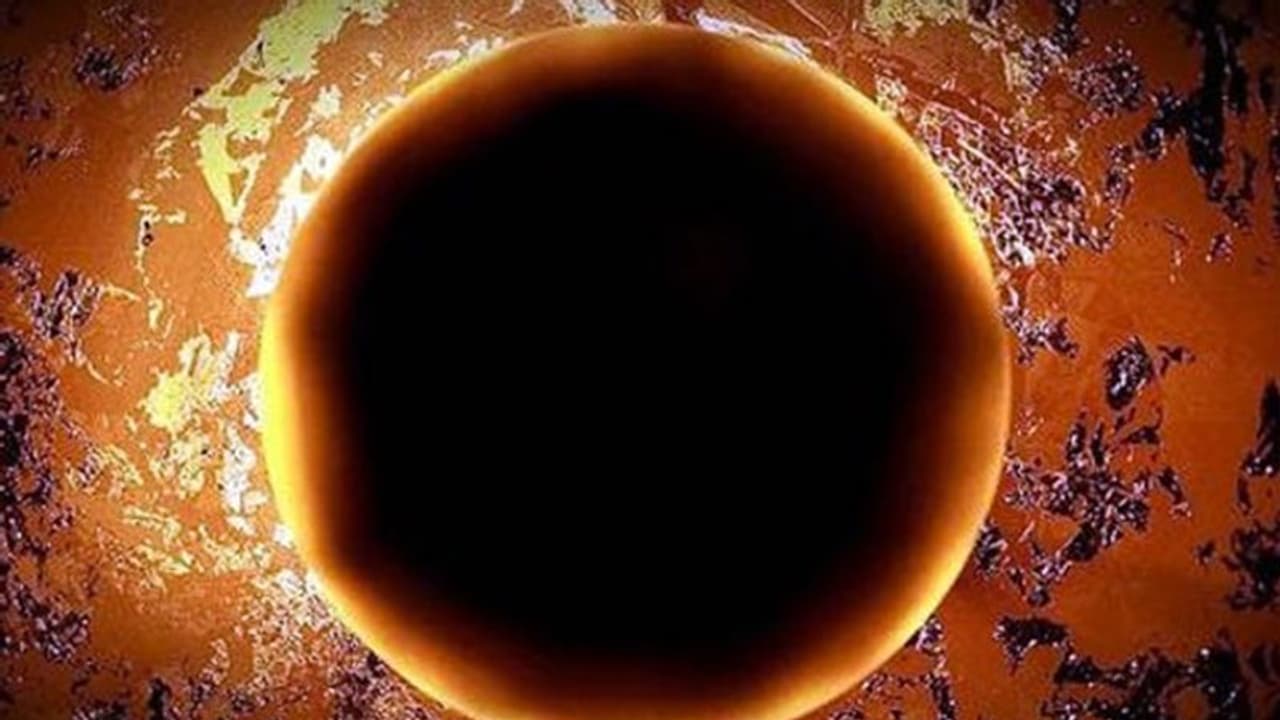 Surya Grahan 2022: ग्रहण से पहले भोजन में तुलसी के पत्ते क्यों रखे जाते हैं? कारण जान चौंक जाएंगे आप भी Surya Grahan 2022: ग्रहण से पहले भोजन में तुलसी के पत्ते क्यों रखे जाते हैं? कारण जान चौंक जाएंगे आप भी