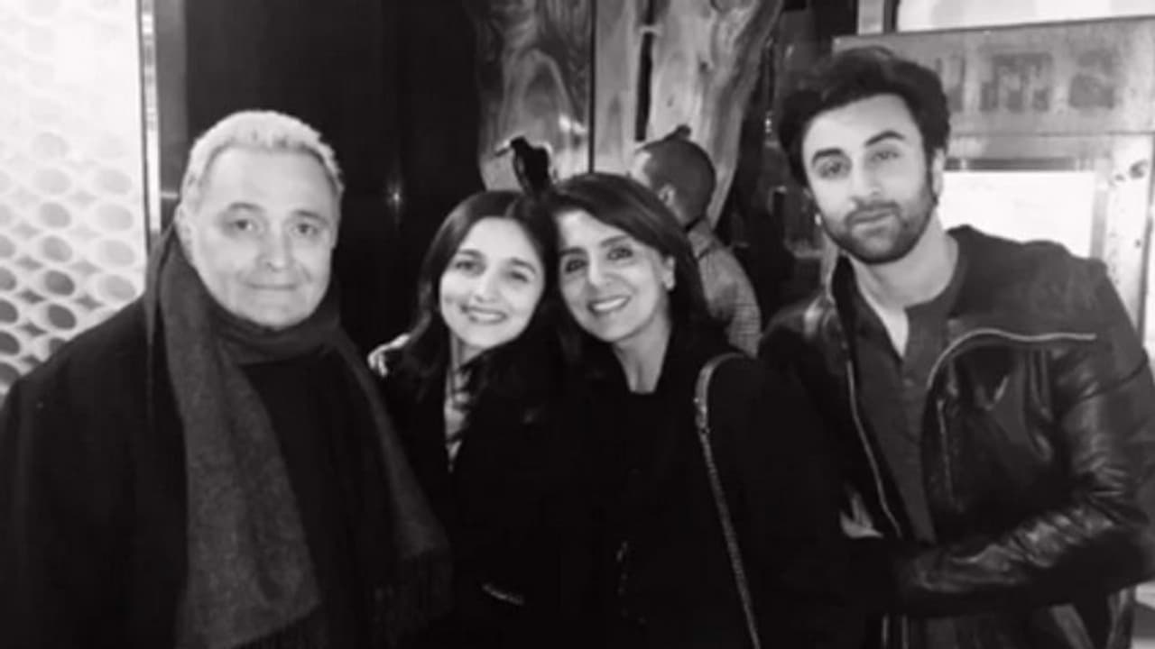 Rishi Kapoor : 'എപ്പോഴും, എന്നേയ്ക്കും', ഇതിഹാസ താരം ഋഷി കപൂറിനൊപ്പമുള്ള ഓര്മ ചിത്രവുമായി ആലിയ ഭട്ട് Rishi Kapoor : 'എപ്പോഴും, എന്നേയ്ക്കും', ഇതിഹാസ താരം ഋഷി കപൂറിനൊപ്പമുള്ള ഓര്മ ചിത്രവുമായി ആലിയ ഭട്ട്