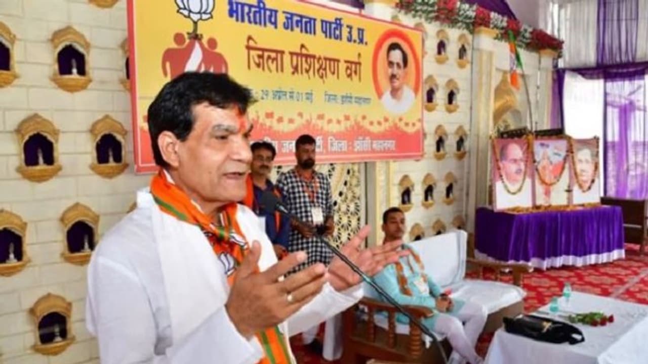 ऊर्जा मंत्री अरविंद शर्मा ने पिछली सरकारों पर फोड़ा बिजली कटौती का ठीकरा, बोले योगी सरकार में हुआ है काम ऊर्जा मंत्री अरविंद शर्मा ने पिछली सरकारों पर फोड़ा बिजली कटौती का ठीकरा, बोले योगी सरकार में हुआ है काम