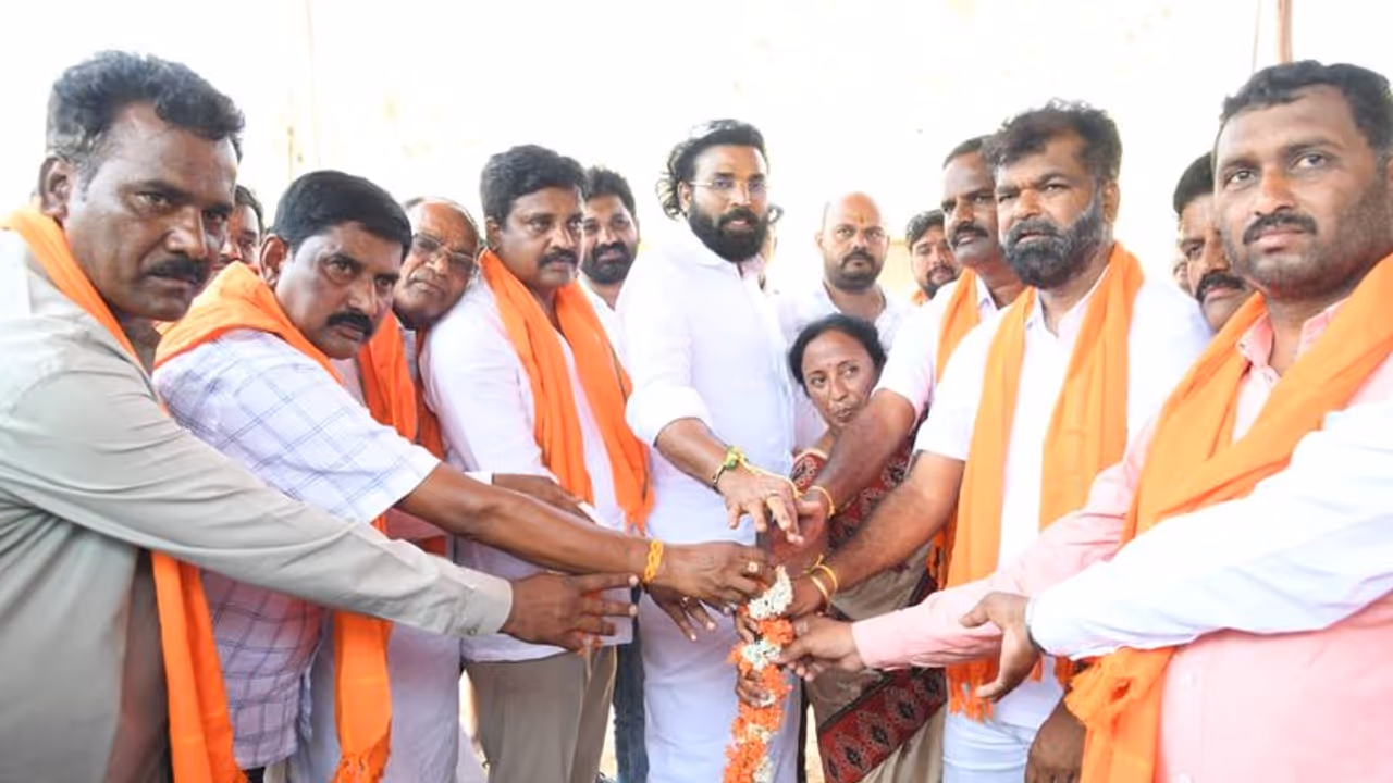 15 ದಿನದಲ್ಲಿ ಮನಮೈನಹಟ್ಟಿ ಸಮಸ್ಯೆ ಮುಕ್ತ ಗ್ರಾಮವಾಗಿ ಘೋಷಣೆ, ಶ್ರೀರಾಮುಲು ಭರವಸೆ 15 ದಿನದಲ್ಲಿ ಮನಮೈನಹಟ್ಟಿ ಸಮಸ್ಯೆ ಮುಕ್ತ ಗ್ರಾಮವಾಗಿ ಘೋಷಣೆ, ಶ್ರೀರಾಮುಲು ಭರವಸೆ